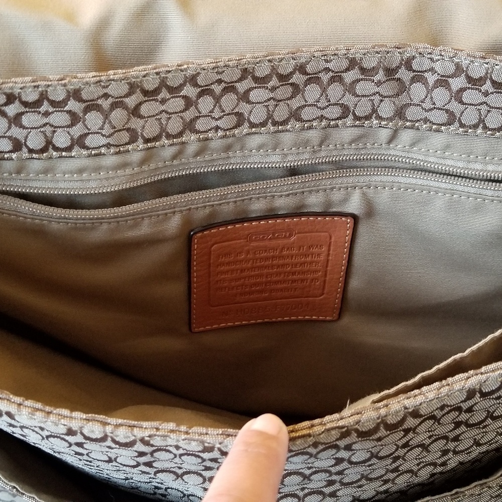 Coach - Picture 6 of 7